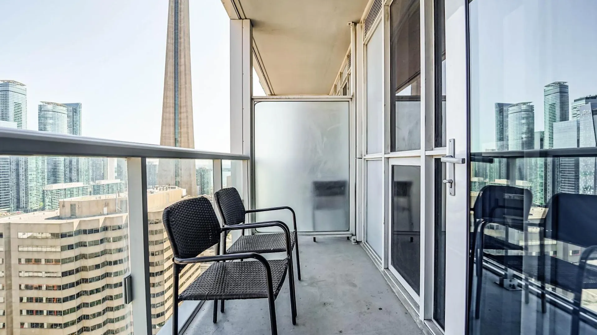 Apartmán Chol Furnished Suites Heart Of Downtown Toronto, 2 Beds, Free Parking, Cn Tower View
