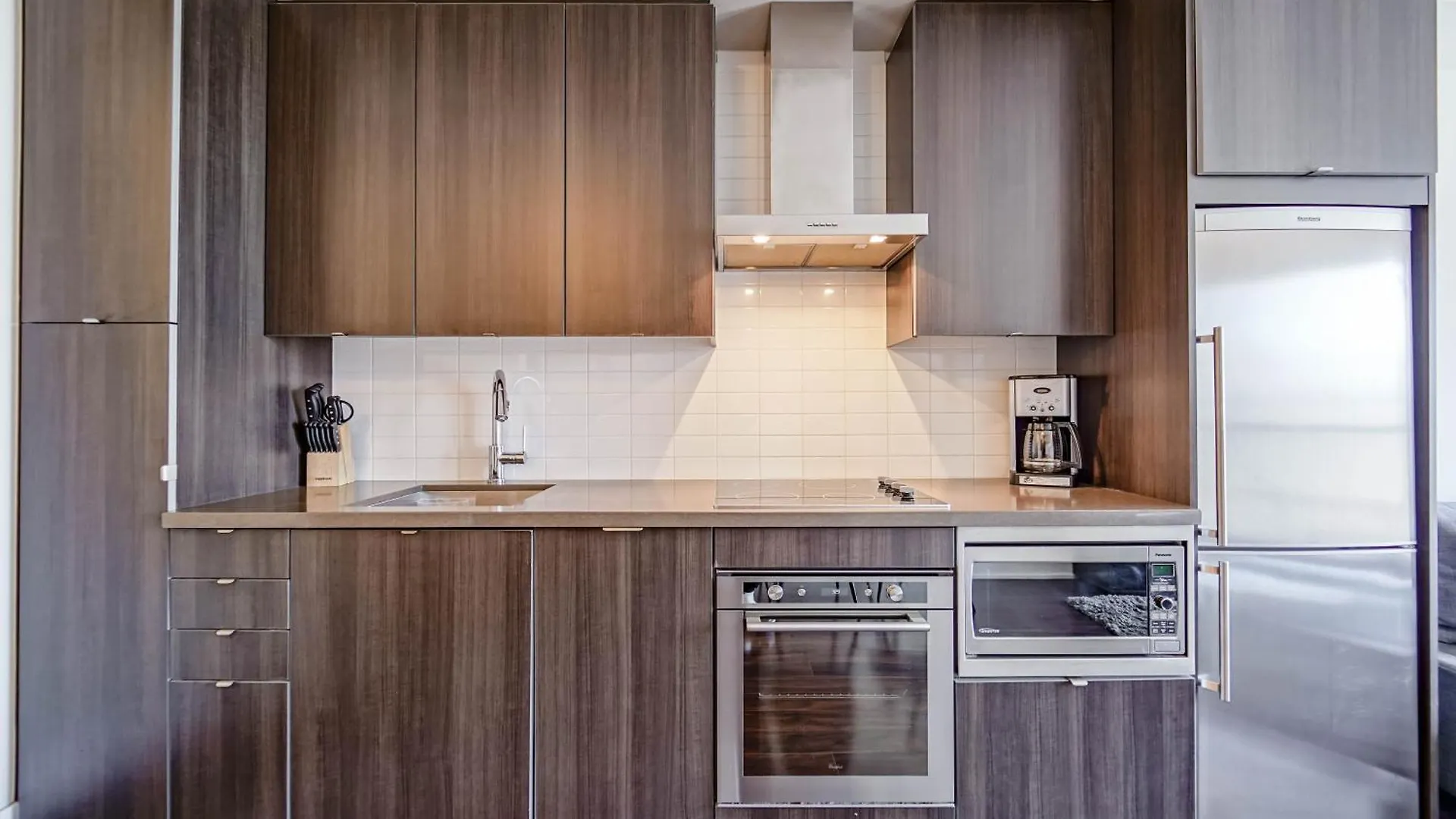 Apartmán Chol Furnished Suites Heart Of Downtown Toronto, 2 Beds, Free Parking, Cn Tower View