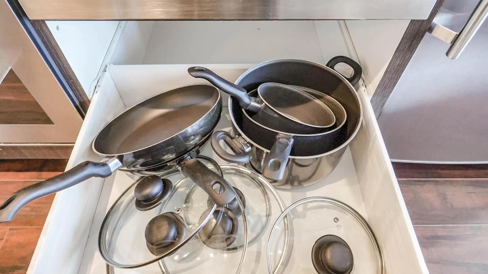 Chol Furnished Suites Heart Of Downtown Toronto, 2 Beds, Free Parking, Cn Tower View Apartmán