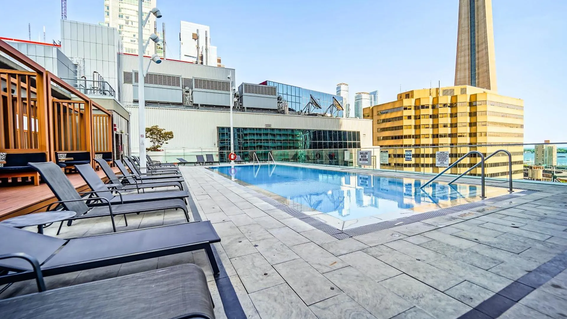 Chol Furnished Suites Heart Of Downtown Toronto, 2 Beds, Free Parking, Cn Tower View 多伦多