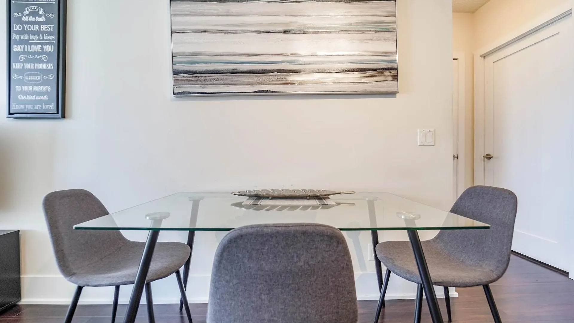 Apartamento Chol Furnished Suites Heart Of Downtown Toronto, 2 Beds, Free Parking, Cn Tower View