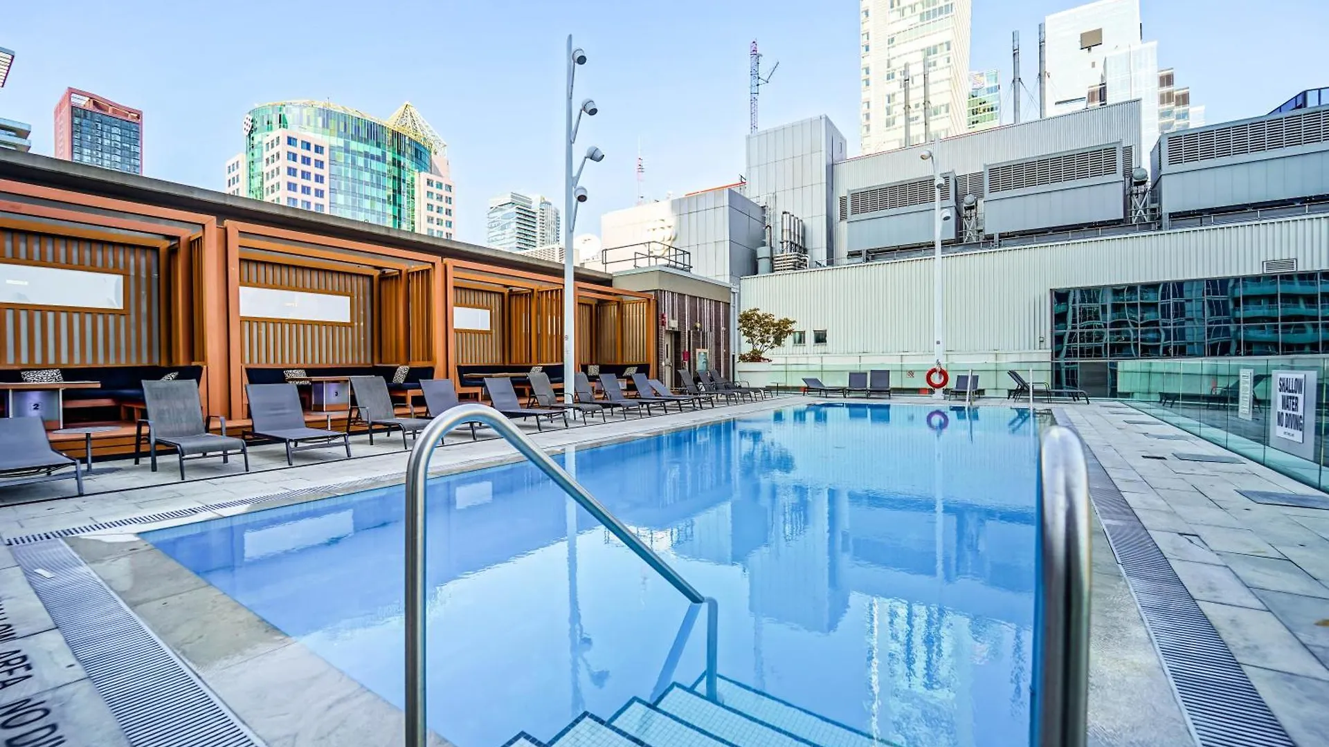 Apartamento Chol Furnished Suites Heart Of Downtown Toronto, 2 Beds, Free Parking, Cn Tower View