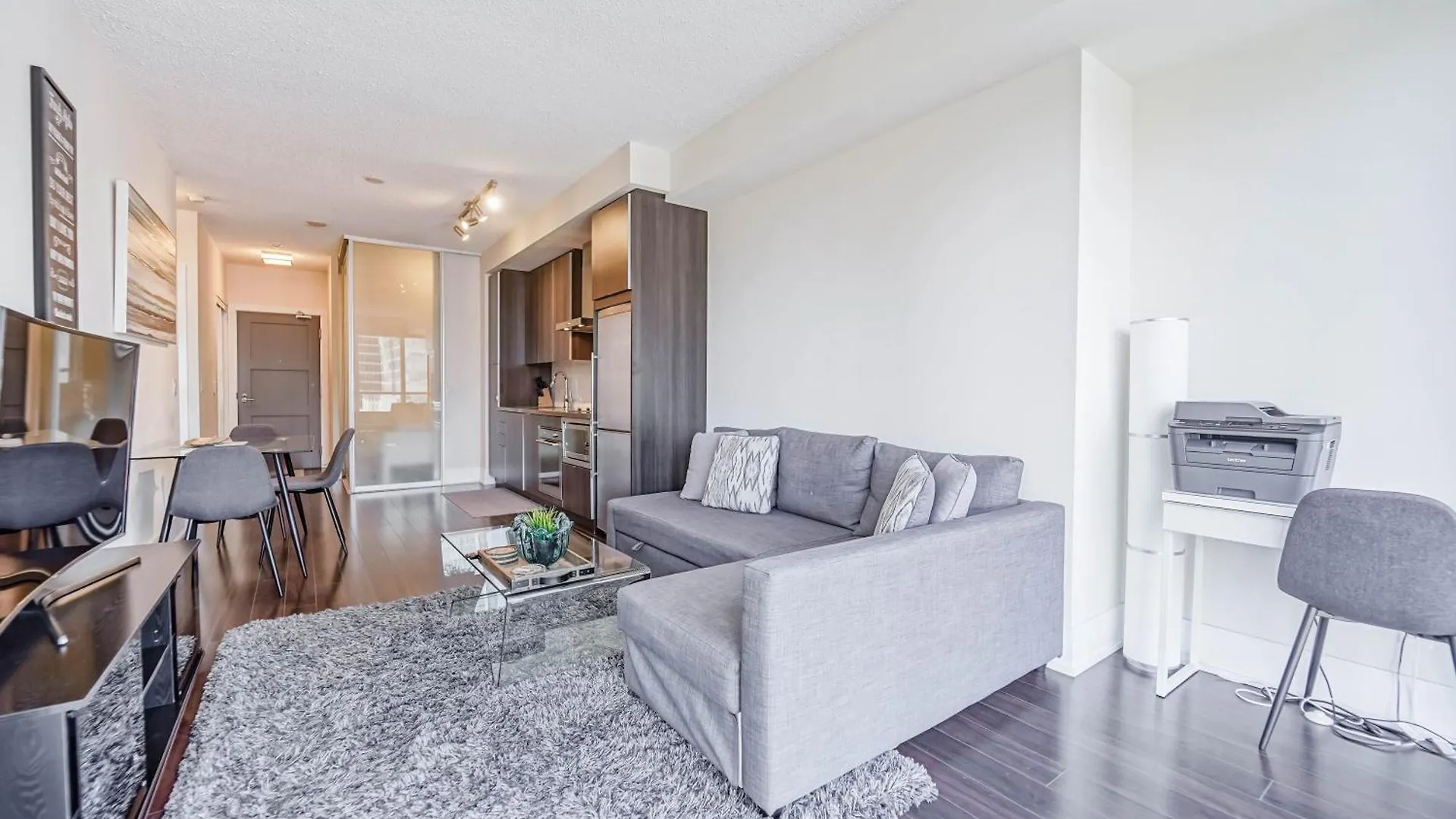 Chol Furnished Suites Heart Of Downtown Toronto, 2 Beds, Free Parking, Cn Tower View Apartamento Toronto