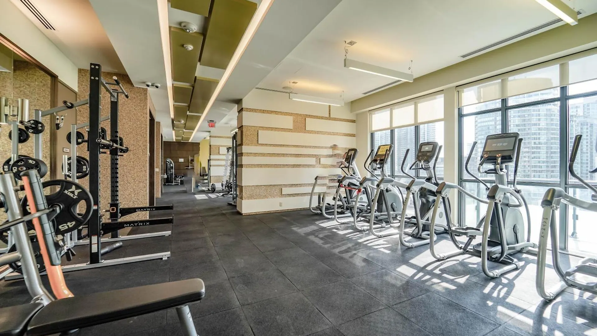Chol Furnished Suites Heart Of Downtown Toronto, 2 Beds, Free Parking, Cn Tower View Canadá