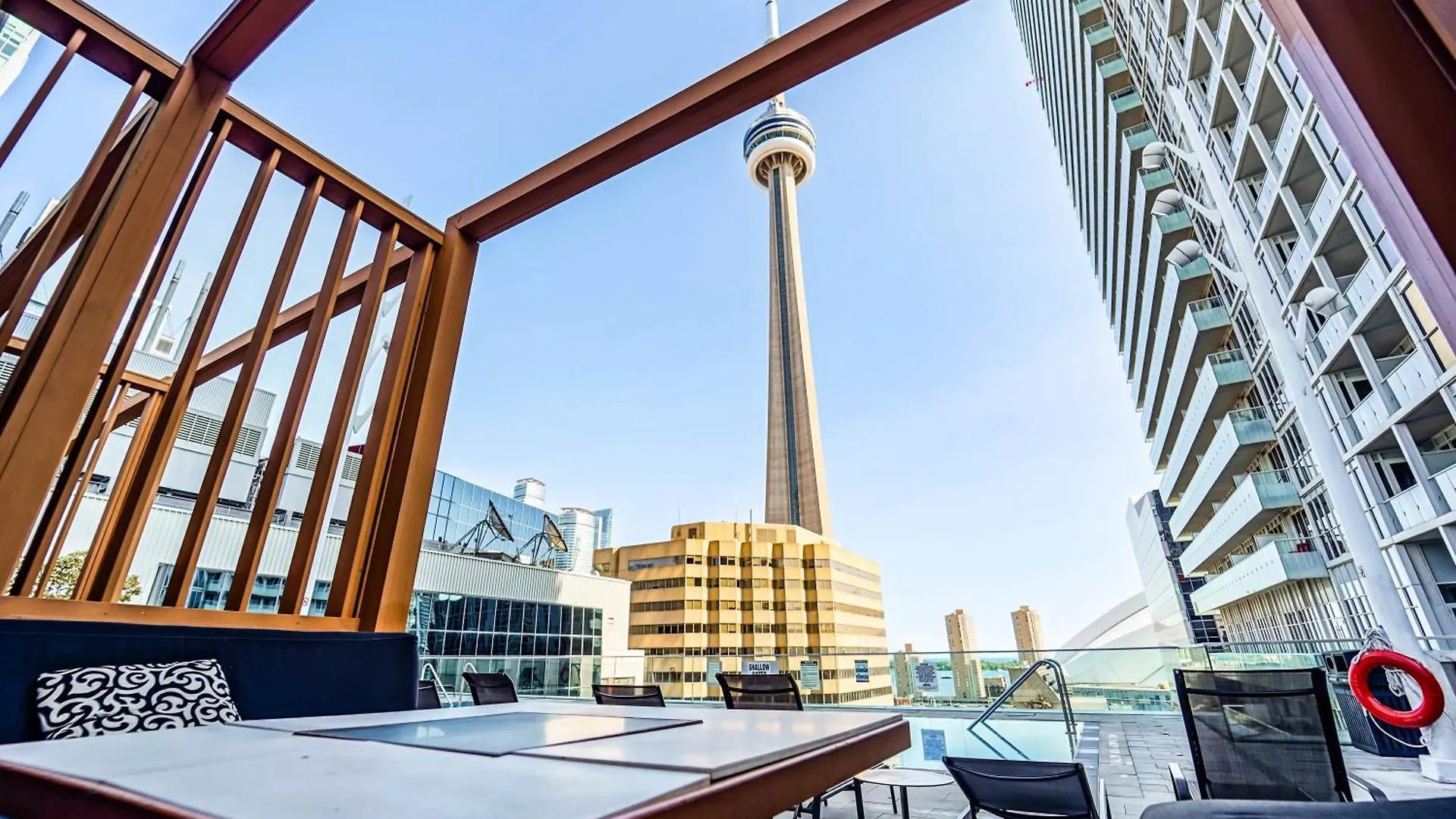 Apartamento Chol Furnished Suites Heart Of Downtown Toronto, 2 Beds, Free Parking, Cn Tower View