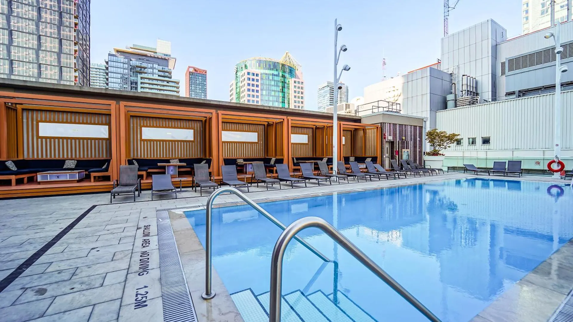 Chol Furnished Suites Heart Of Downtown Toronto, 2 Beds, Free Parking, Cn Tower View דירה טורונטו