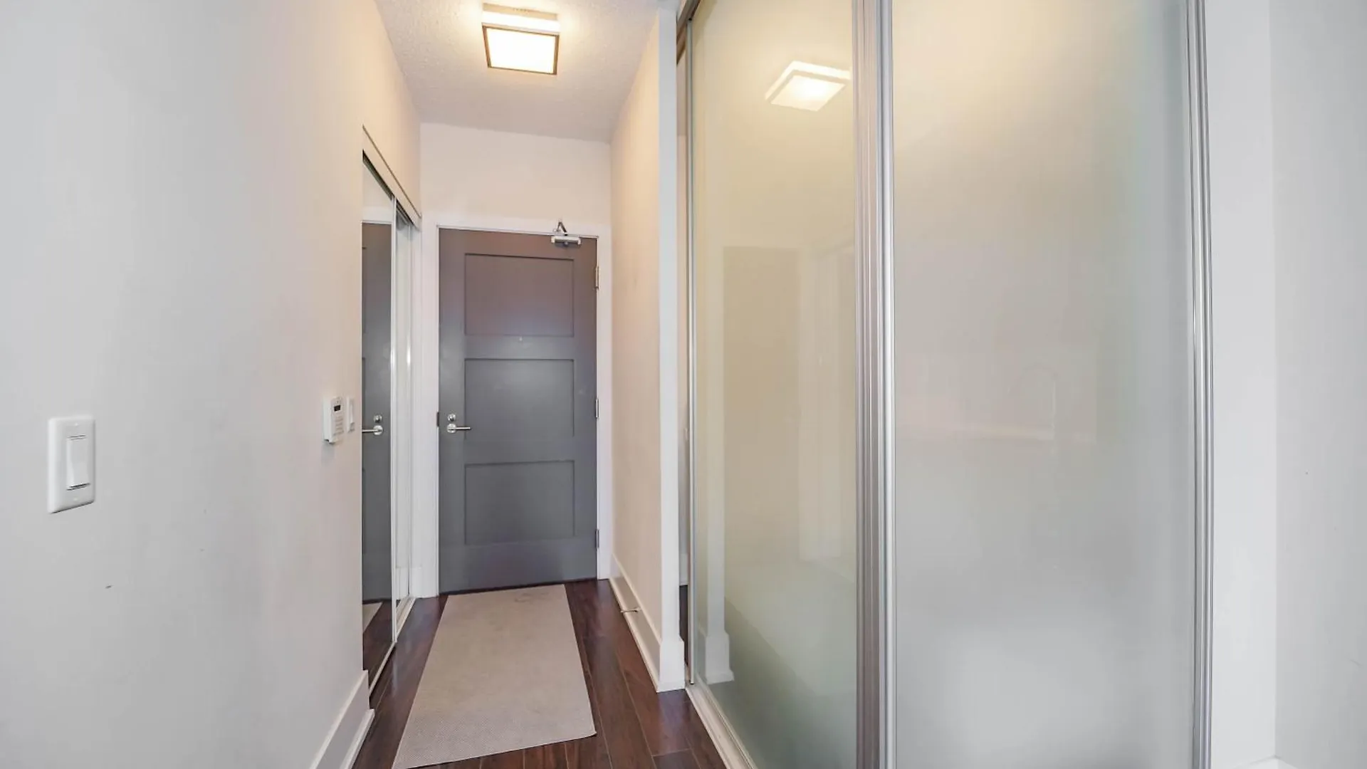 Chol Furnished Suites Heart Of Downtown Toronto, 2 Beds, Free Parking, Cn Tower View טורונטו