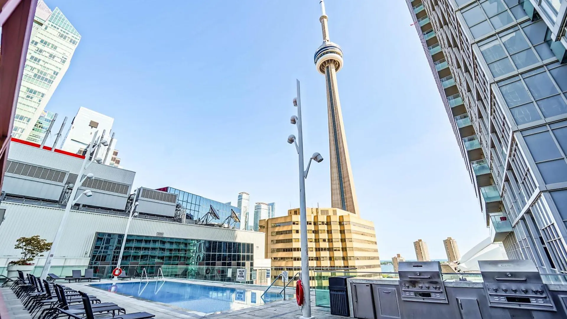 Apartment Chol Furnished Suites Heart Of Downtown Toronto, 2 Beds, Free Parking, Cn Tower View Canada