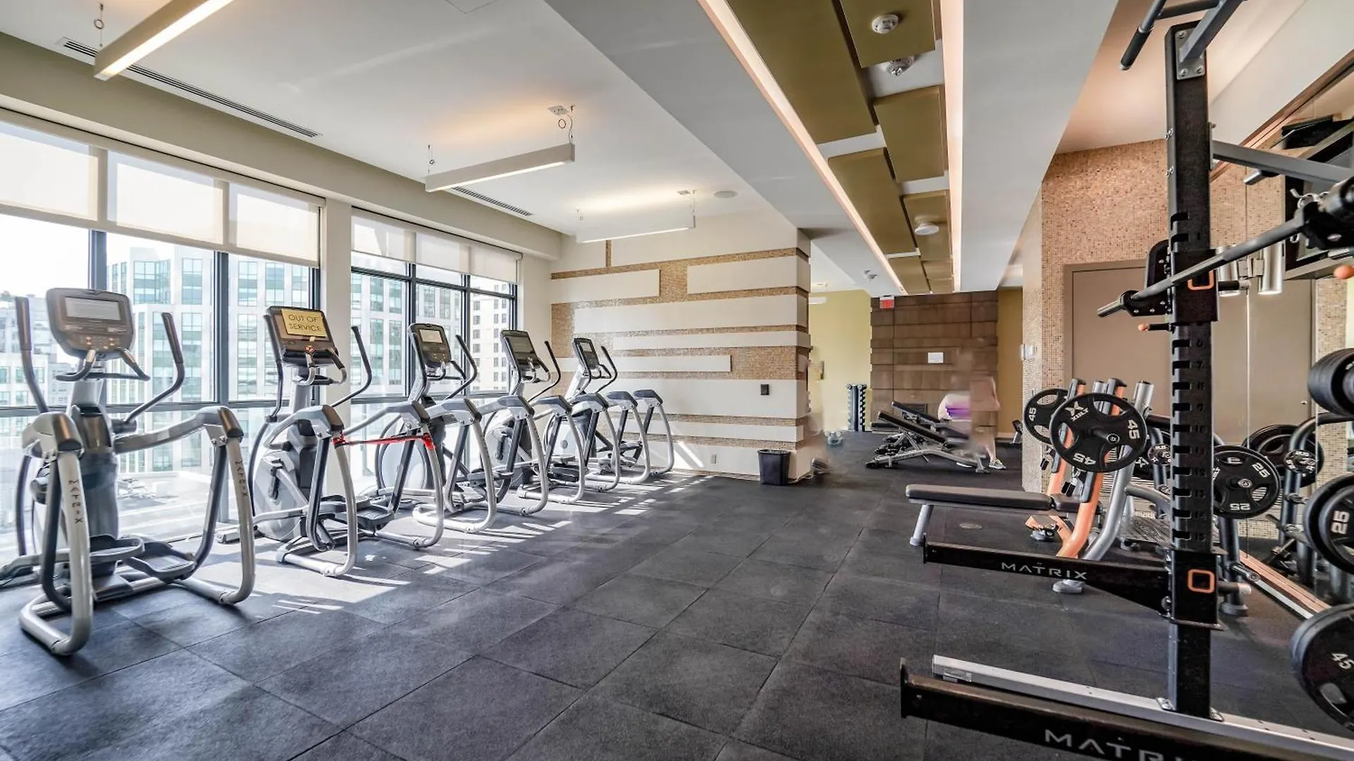 Chol Furnished Suites Heart Of Downtown Toronto, 2 Beds, Free Parking, Cn Tower View Toronto