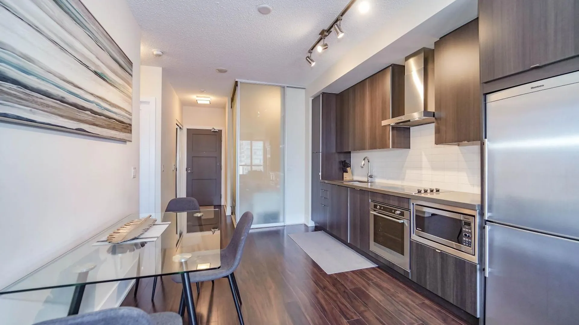 Chol Furnished Suites Heart Of Downtown Toronto, 2 Beds, Free Parking, Cn Tower View 0*, Toronto